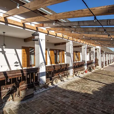 Hehl Pince Panzió Villány